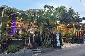 wooden house villa lembang