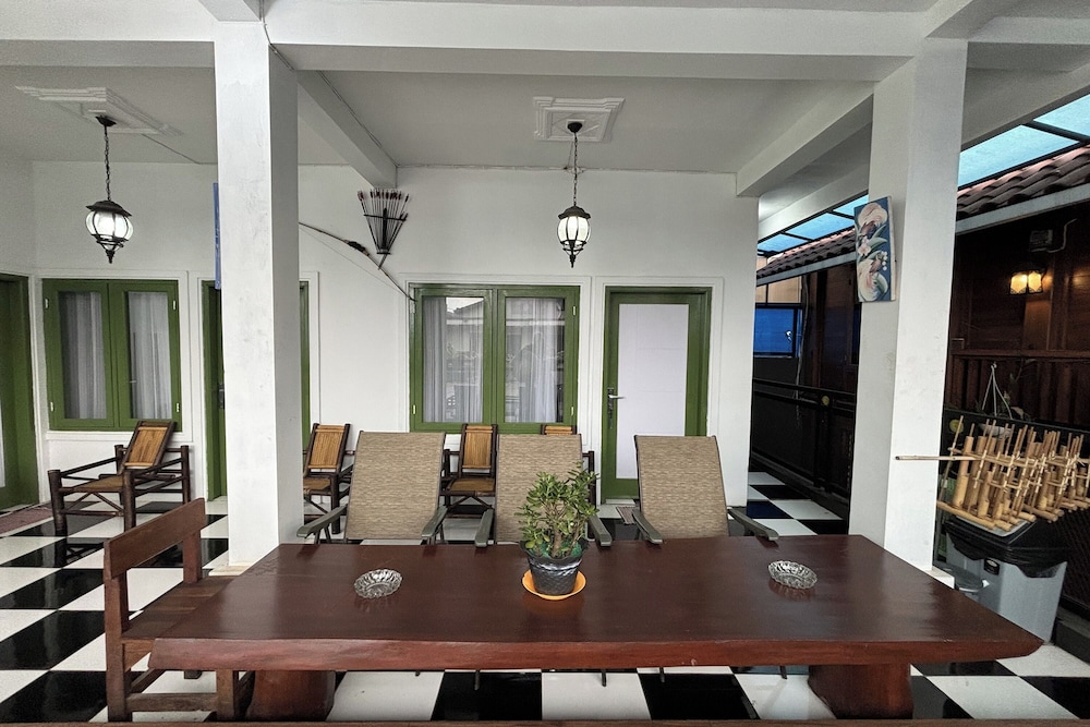 wooden house villa lembang