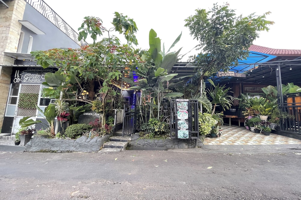 wooden house villa lembang