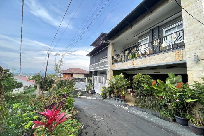 wooden house villa lembang