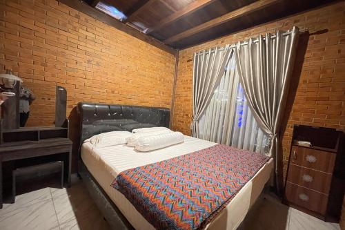 wooden house villa lembang