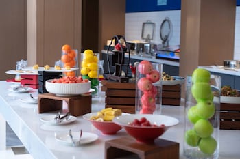 Holiday Inn Express Zhengzhou Guancheng,,3 star