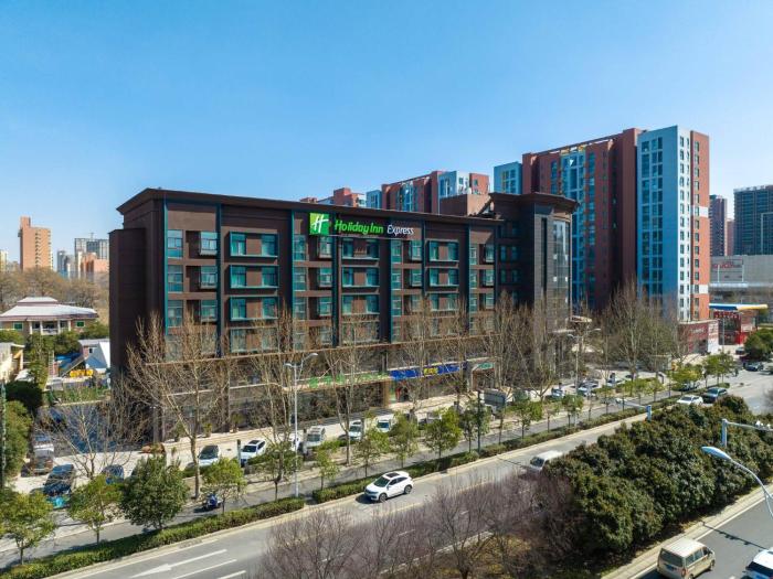 holiday inn express zhengzhou guancheng