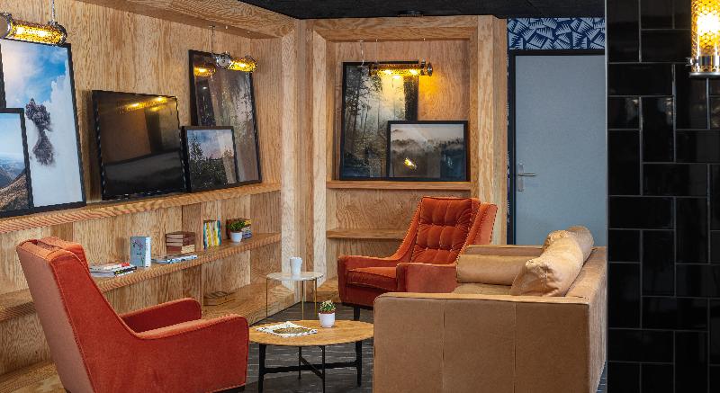 eklo paris roissy cdg airport