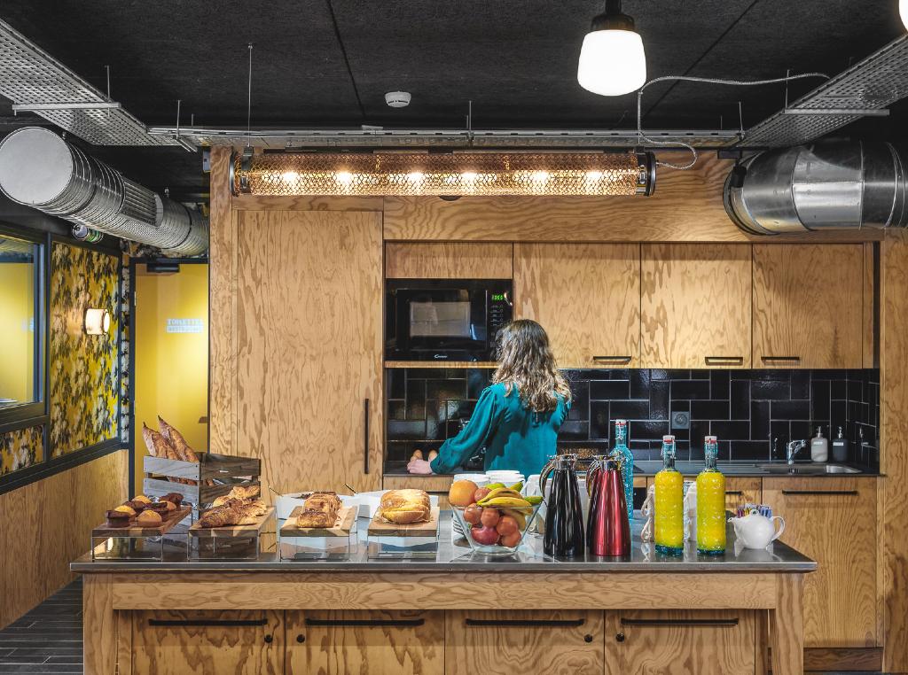 eklo paris roissy cdg airport