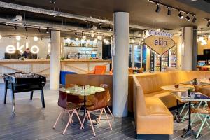 eklo paris roissy cdg airport