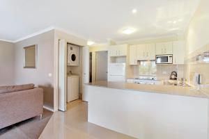 south pacific apartments port macquarie