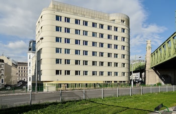 leonardo hotel vienna otto wagner