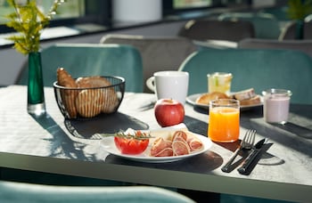 leonardo hotel vienna otto wagner