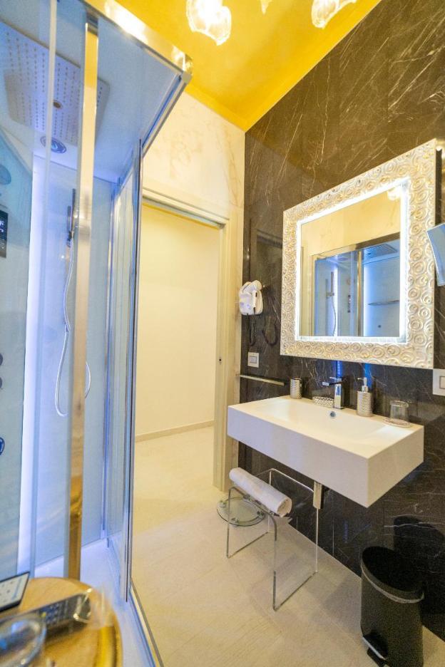 leucosya luxury rooms