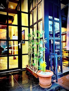 mates port hotel