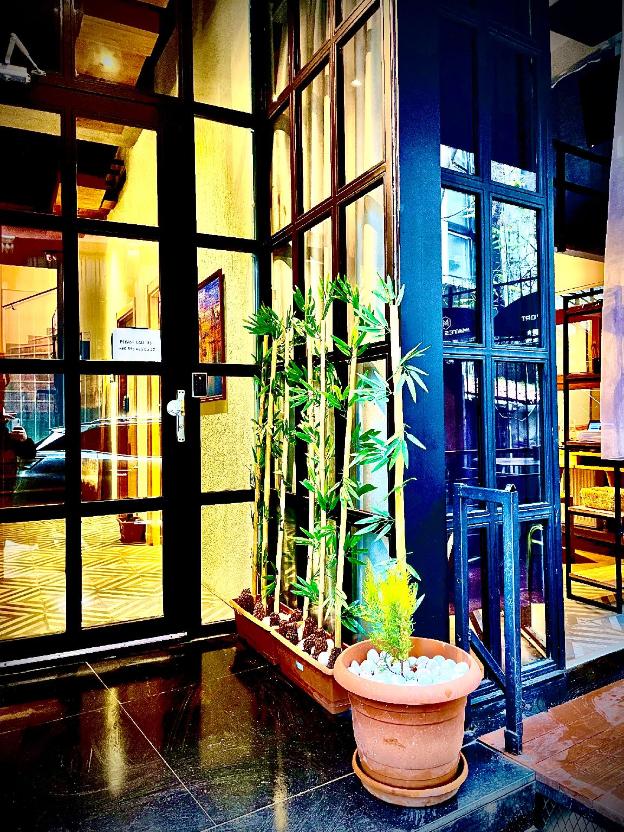 mates port hotel