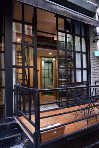 mates port hotel