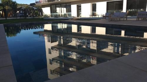 golden tulip martigues provence