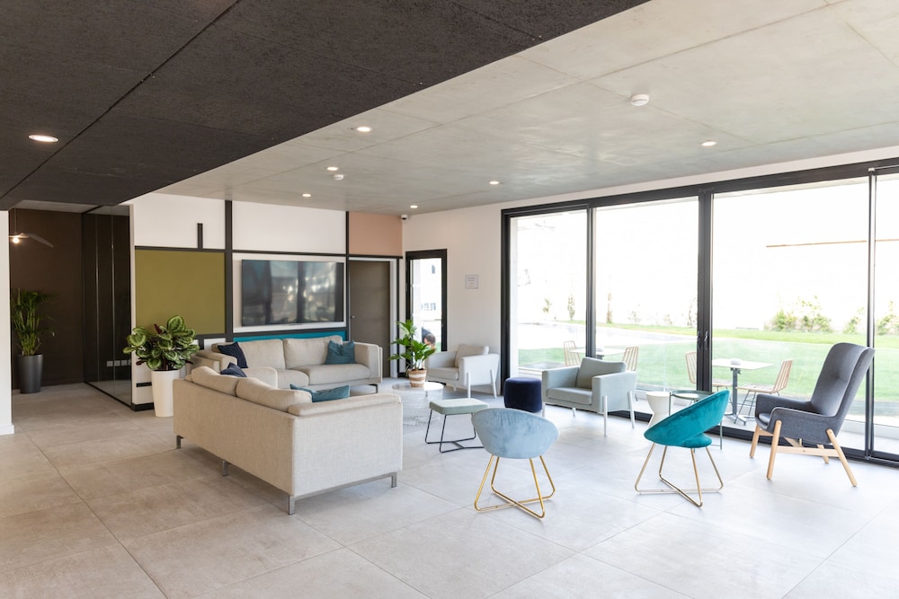 golden tulip martigues provence