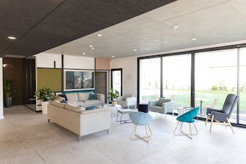 golden tulip martigues provence