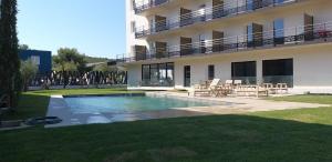 golden tulip martigues provence