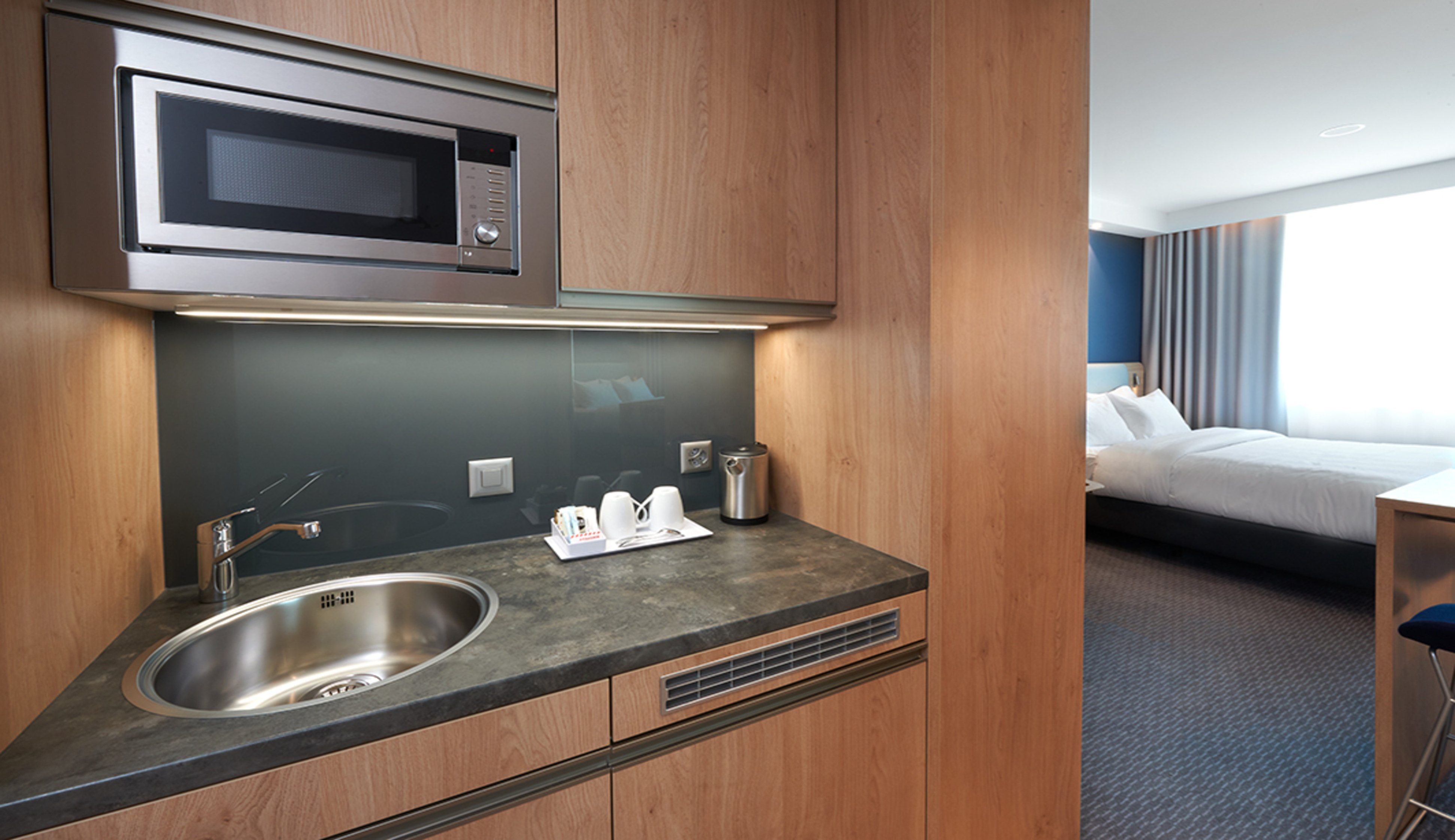 holiday inn express and suites basel allschwil