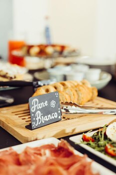 marina gardens boutique and suites