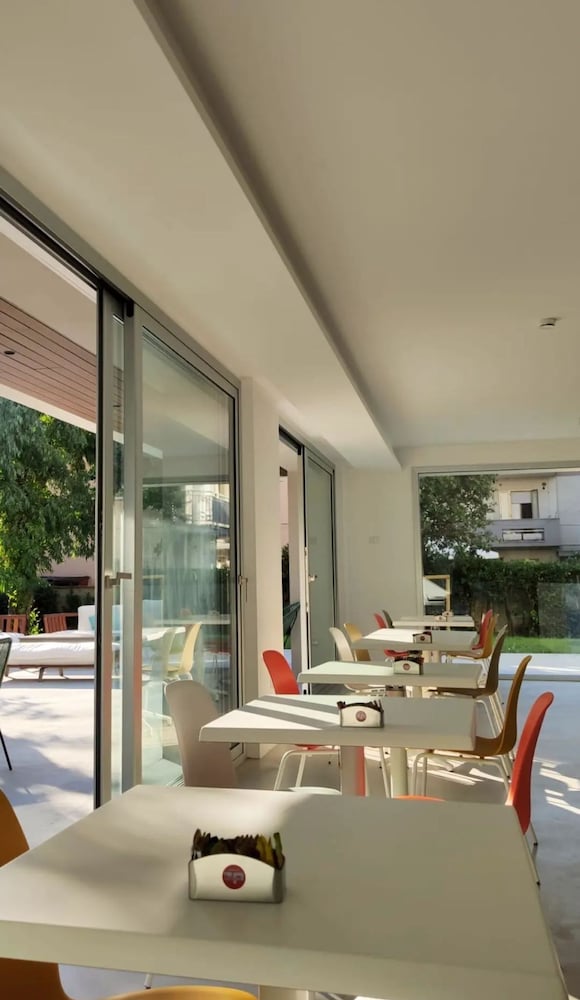 marina gardens boutique and suites