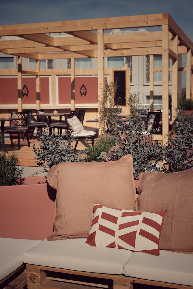 afterwork hotel