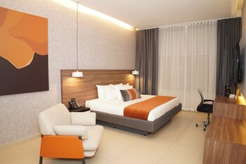 hotel via dorada