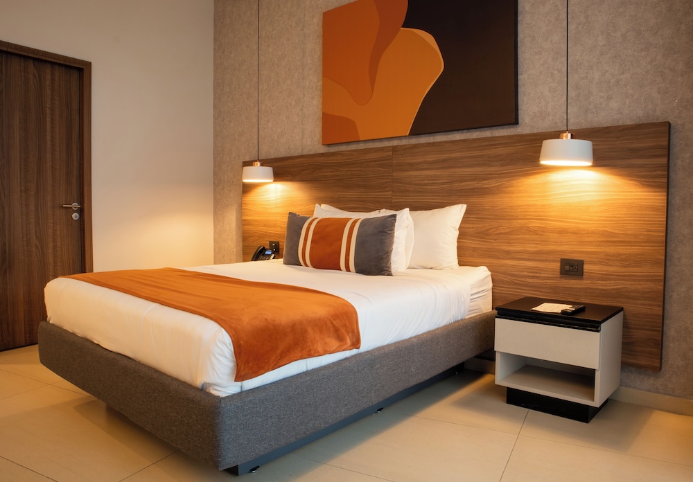 hotel via dorada