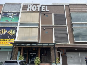 tropika garden hotel by zuzu