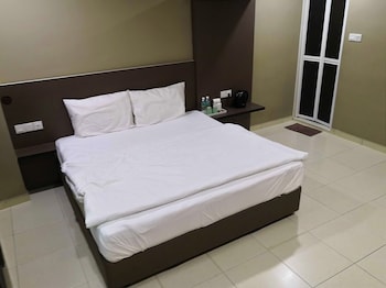 tropika garden hotel by zuzu