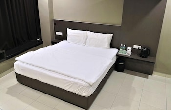 tropika garden hotel by zuzu