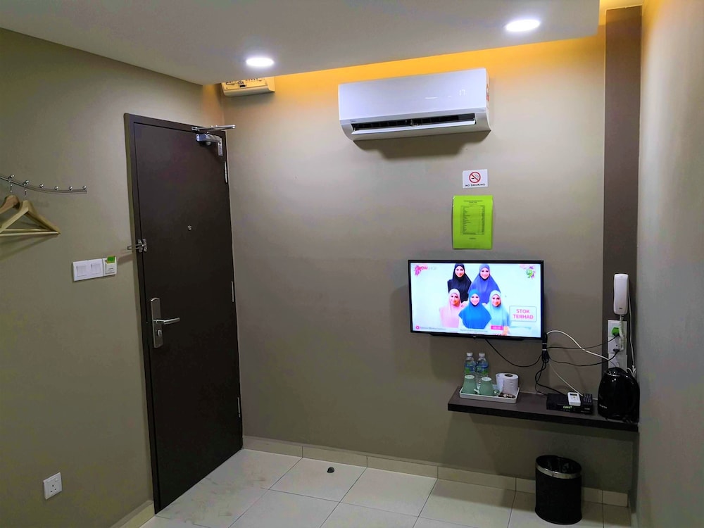 tropika garden hotel by zuzu