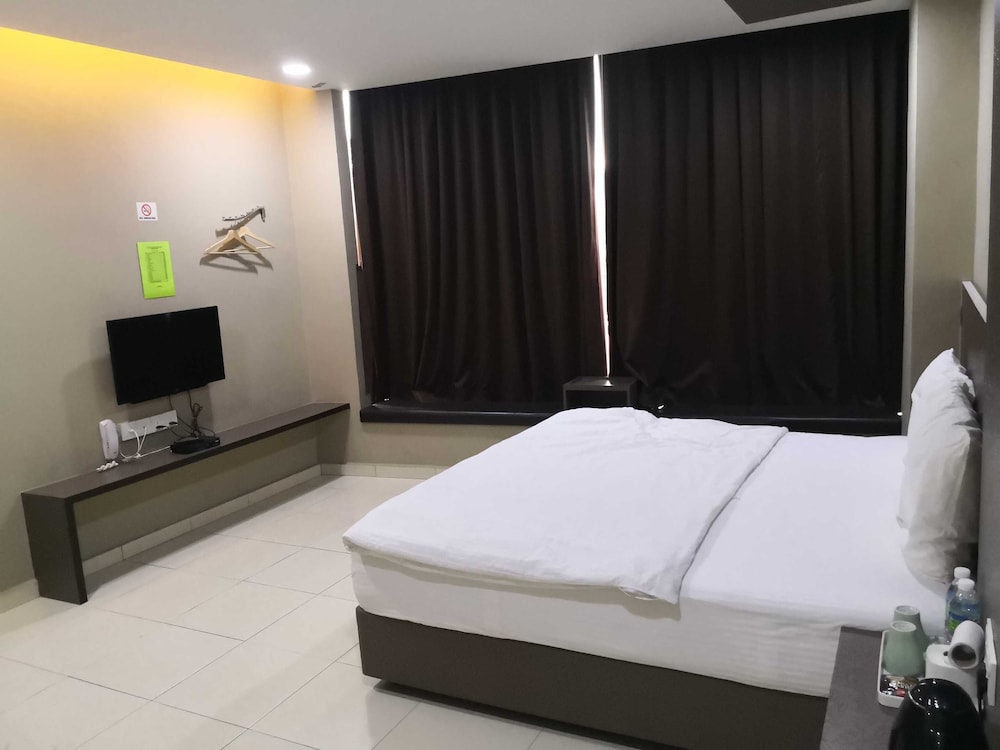 tropika garden hotel by zuzu