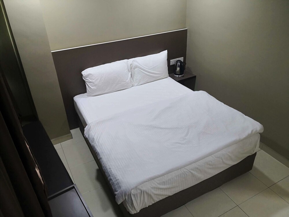 tropika garden hotel by zuzu