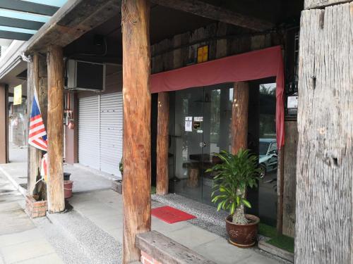 tropika garden hotel by zuzu