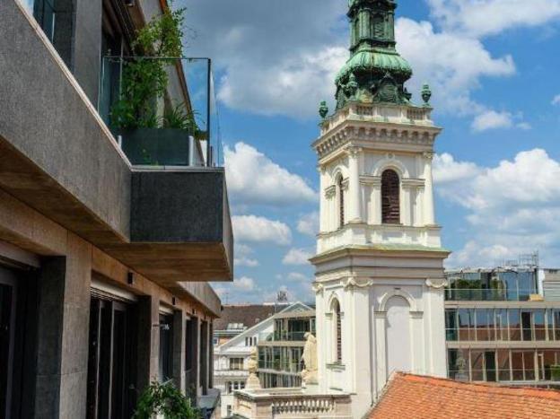 hotel emerald and suites