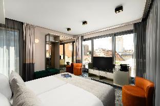 hotel emerald and suites