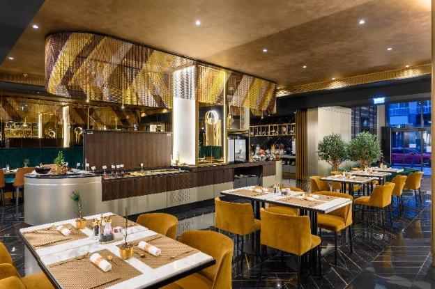 hotel emerald and suites