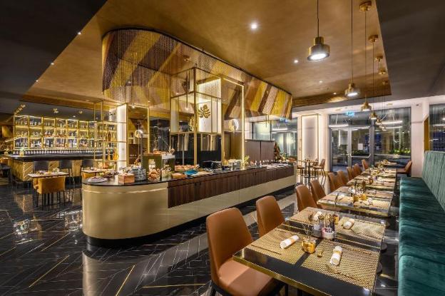 hotel emerald and suites