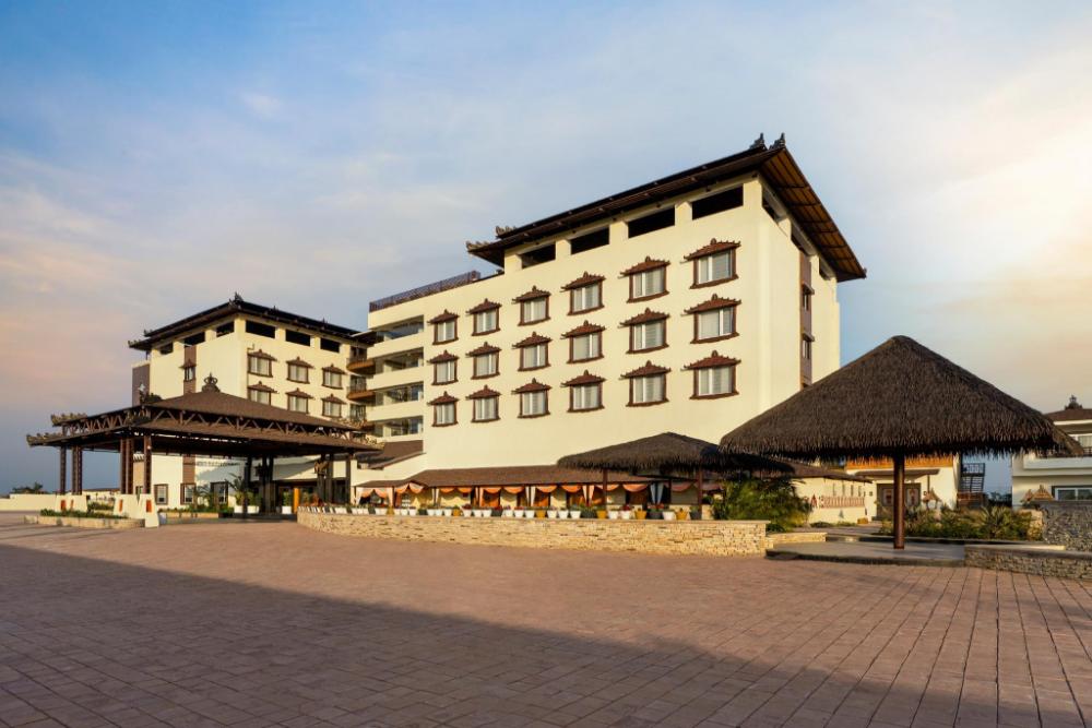 shyama sarovar portico