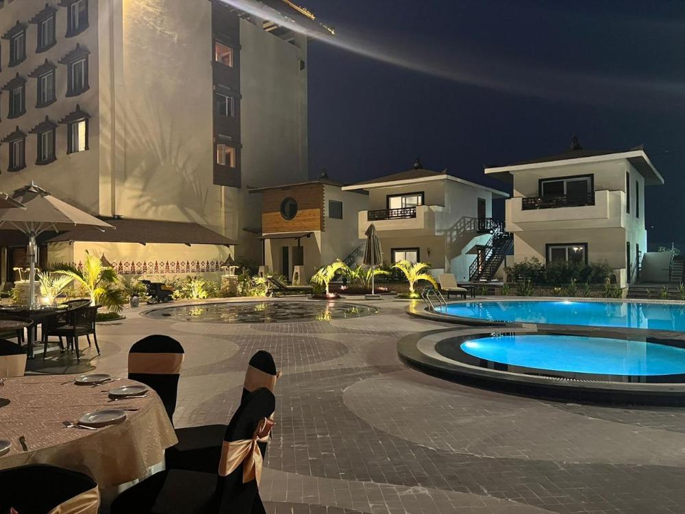 shyama sarovar portico