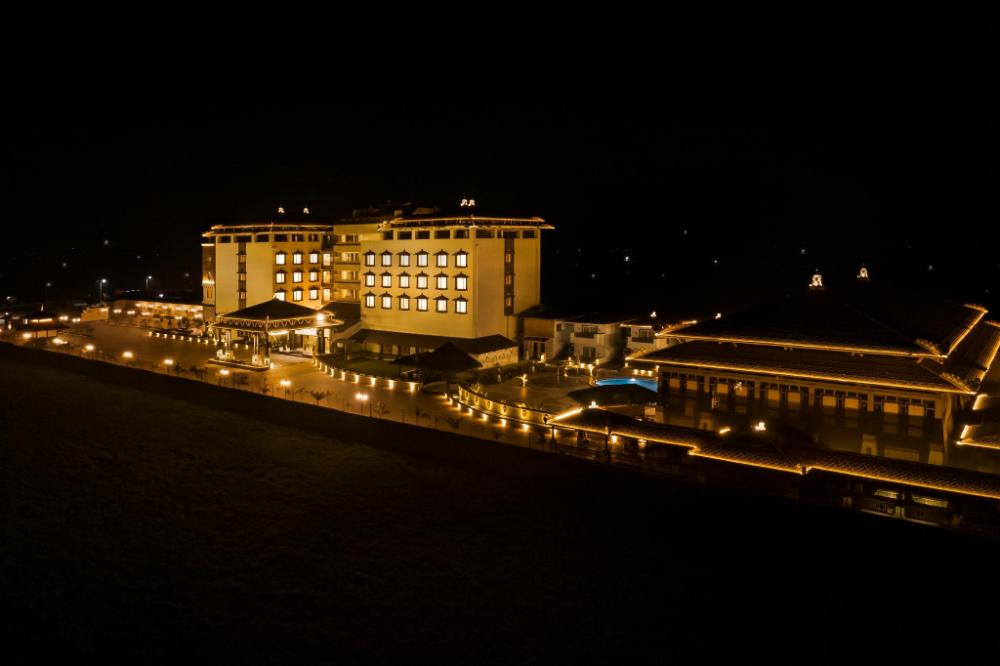 shyama sarovar portico