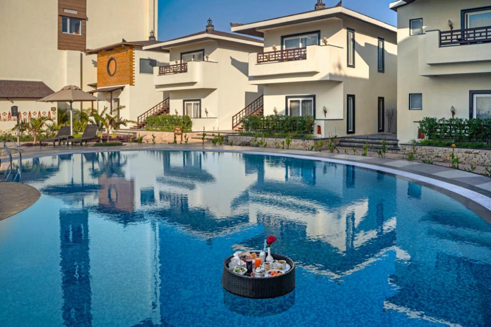 shyama sarovar portico