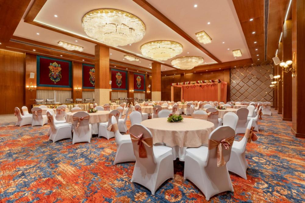 shyama sarovar portico