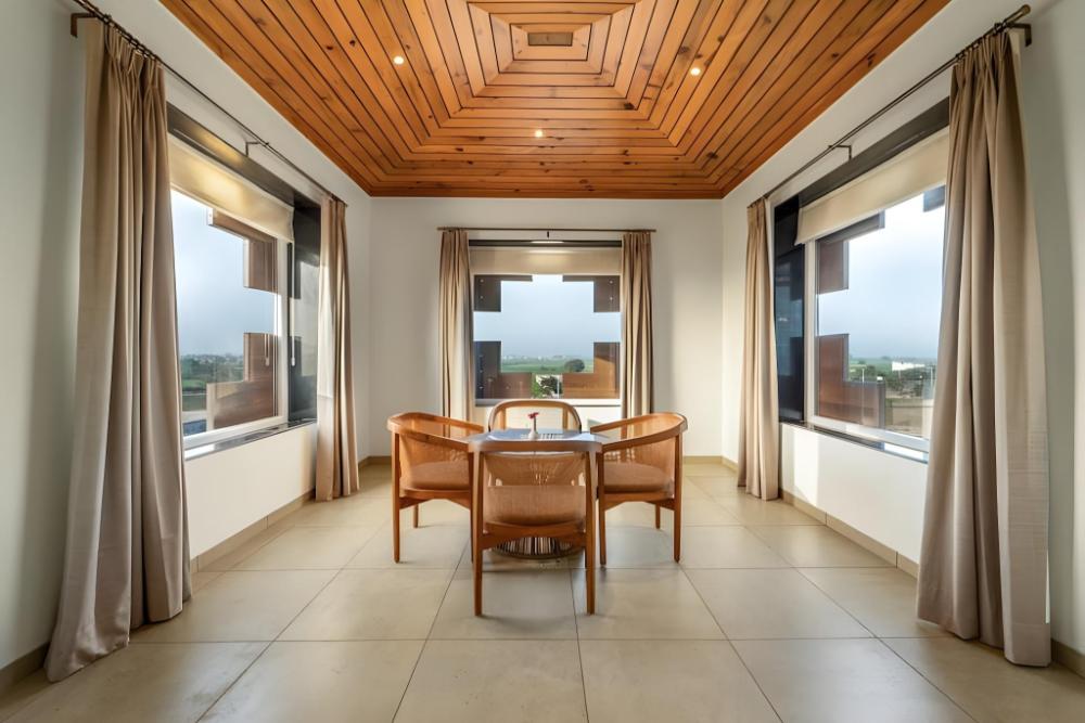 shyama sarovar portico