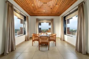 shyama sarovar portico