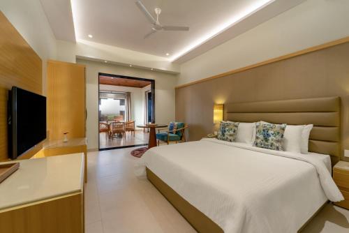 shyama sarovar portico