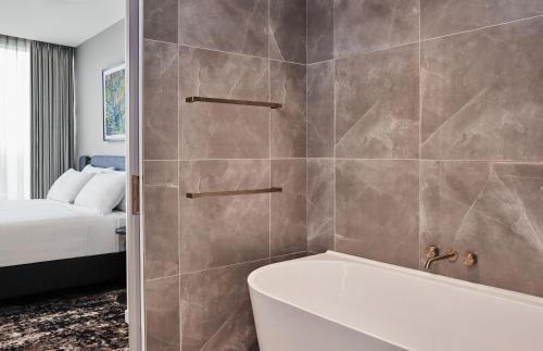 adina apartment hotel melbourne pentridge