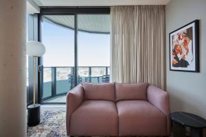 adina apartment hotel melbourne pentridge