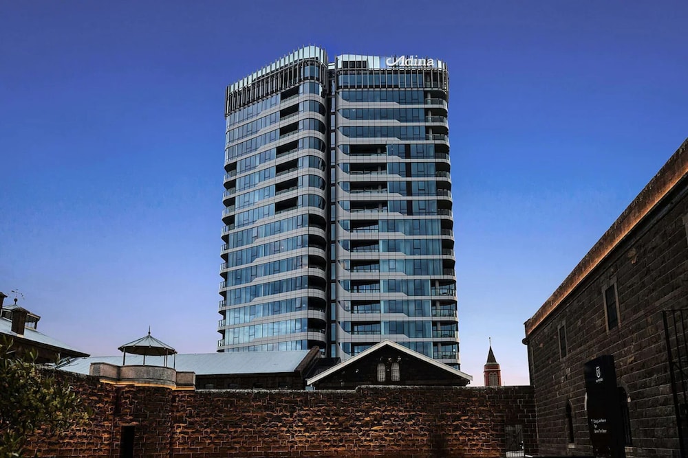 adina apartment hotel melbourne pentridge