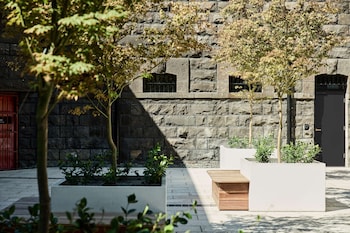 adina apartment hotel melbourne pentridge